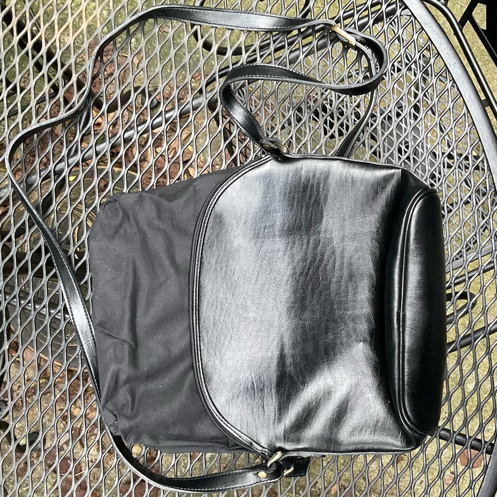 Nice Weaved Vegan Leather Adjustable Strap Crossbody/Shoulder Bag! - Picture 3 of 14